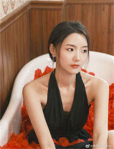 女子深夜被拖进树林侵犯,北京风月体验网